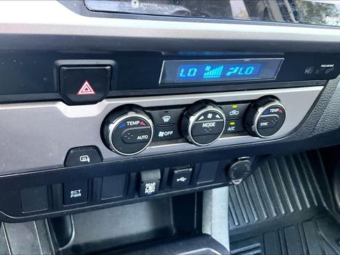 Used 2021 Toyota Tacoma SR5 RWD image 33