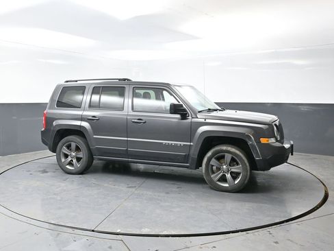 Used 2015 Jeep Patriot High Altitude image 9