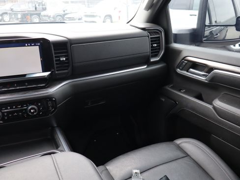 Certified 2024 Chevrolet Silverado 2500 LTZ w/ LTZ Plus Package image 17