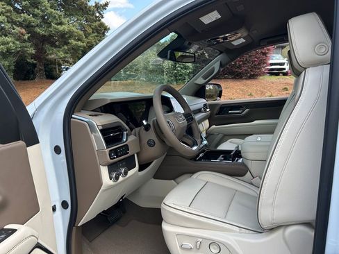 New 2026 GMC Yukon Denali RWD image 36
