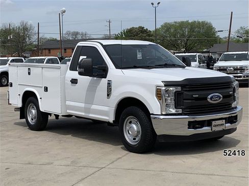 Used 2018 Ford F250 XL w/ Power Equipment Group RWD image 3