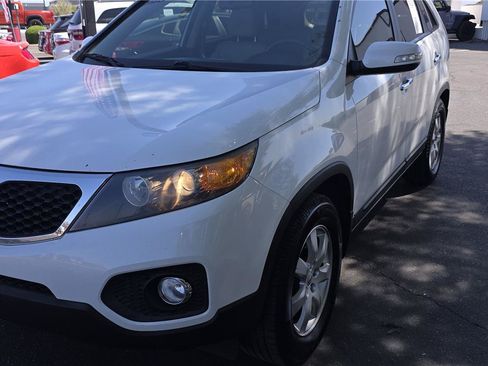 Used 2013 Kia Sorento LX w/ Convenience Pkg FWD image 1