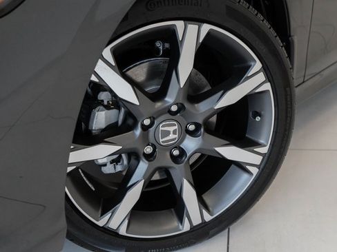 Used 2025 Honda Civic Sport image 2