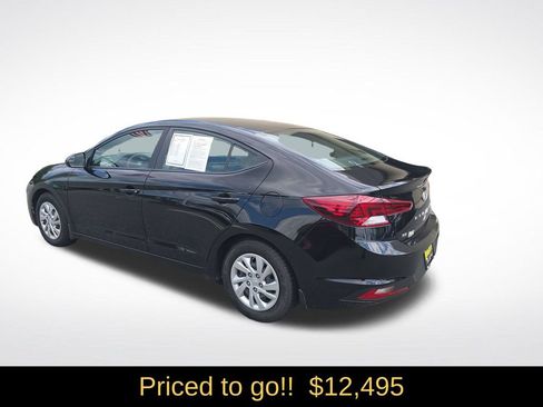 Used 2020 Hyundai Elantra SE w/ Winter Weather Package FWD image 3