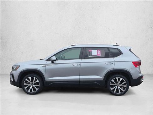 Used 2022 Volkswagen Taos SE FWD image 8