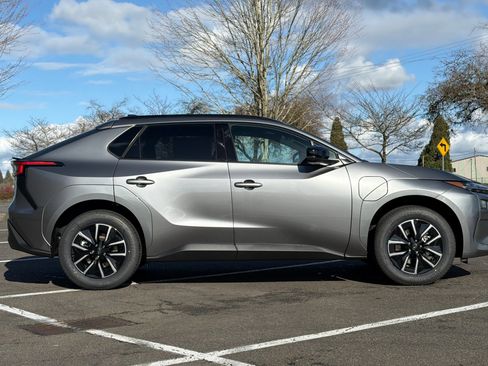 New 2026 Subaru Solterra Premium image 3