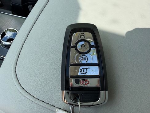 New 2026 Lincoln Aviator AWD image 40