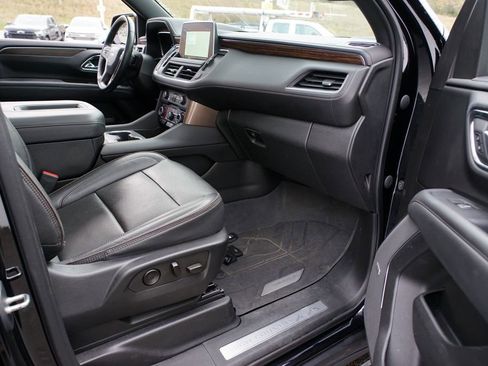 Used 2023 Chevrolet Suburban High Country w/ Premium Package image 30