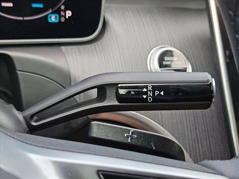 Used 2024 Mercedes-Benz C 300 Sedan image 12