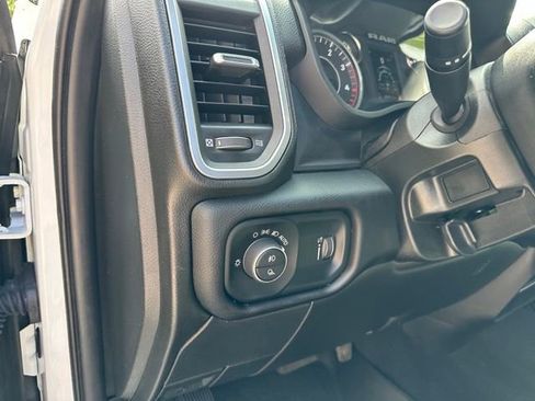 Used 2024 RAM 2500 Big Horn AWD/4WD image 18