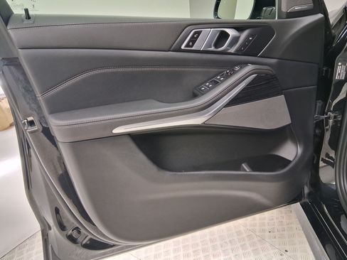Used 2025 BMW X5 xDrive40i w/ M Sport Package AWD/4WD image 14