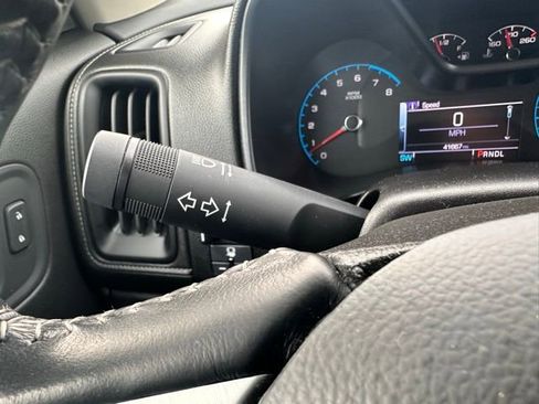 Used 2017 GMC Canyon SLE image 15