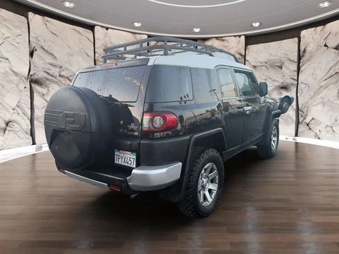 Used 2014 Toyota FJ Cruiser 4WD w/ Upgrade Package image 6