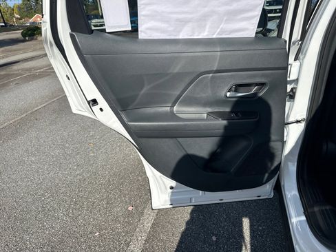 New 2026 Nissan Kicks SR image 21