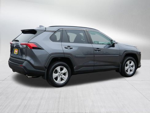 Used 2021 Toyota RAV4 XLE w/ Carpet Mat Package (TMS) image 7