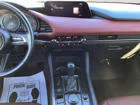Used 2020 MAZDA MAZDA3 Premium image 11