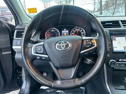 Used 2016 Toyota Camry XSE w/ Moonroof Package image 22
