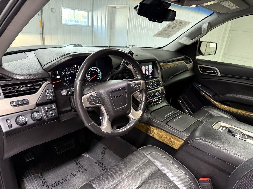 Used 2017 GMC Yukon XL Denali w/ Open Road Package AWD/4WD image 17