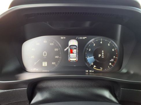 Used 2022 Volvo XC40 T5 R-Design w/ Advanced Package image 12