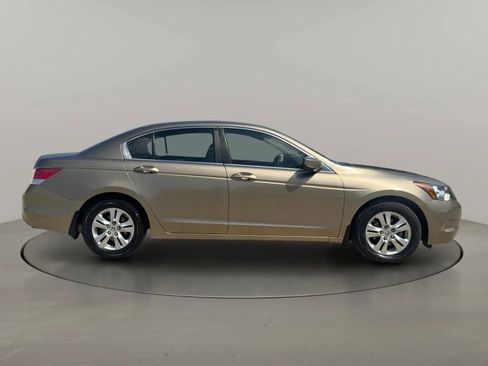 Used 2009 Honda Accord LX-P image 2
