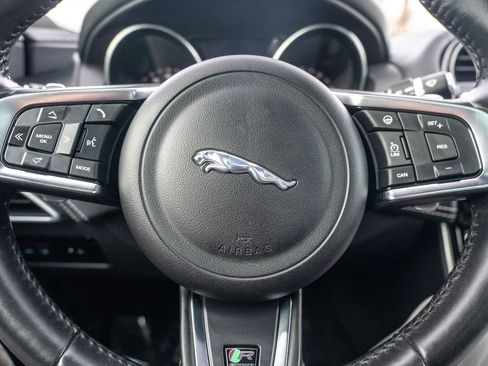 Used 2019 Jaguar XE R-Sport image 15