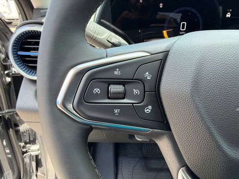New 2026 Chevrolet Trax LT w/ Sunroof Package FWD image 19