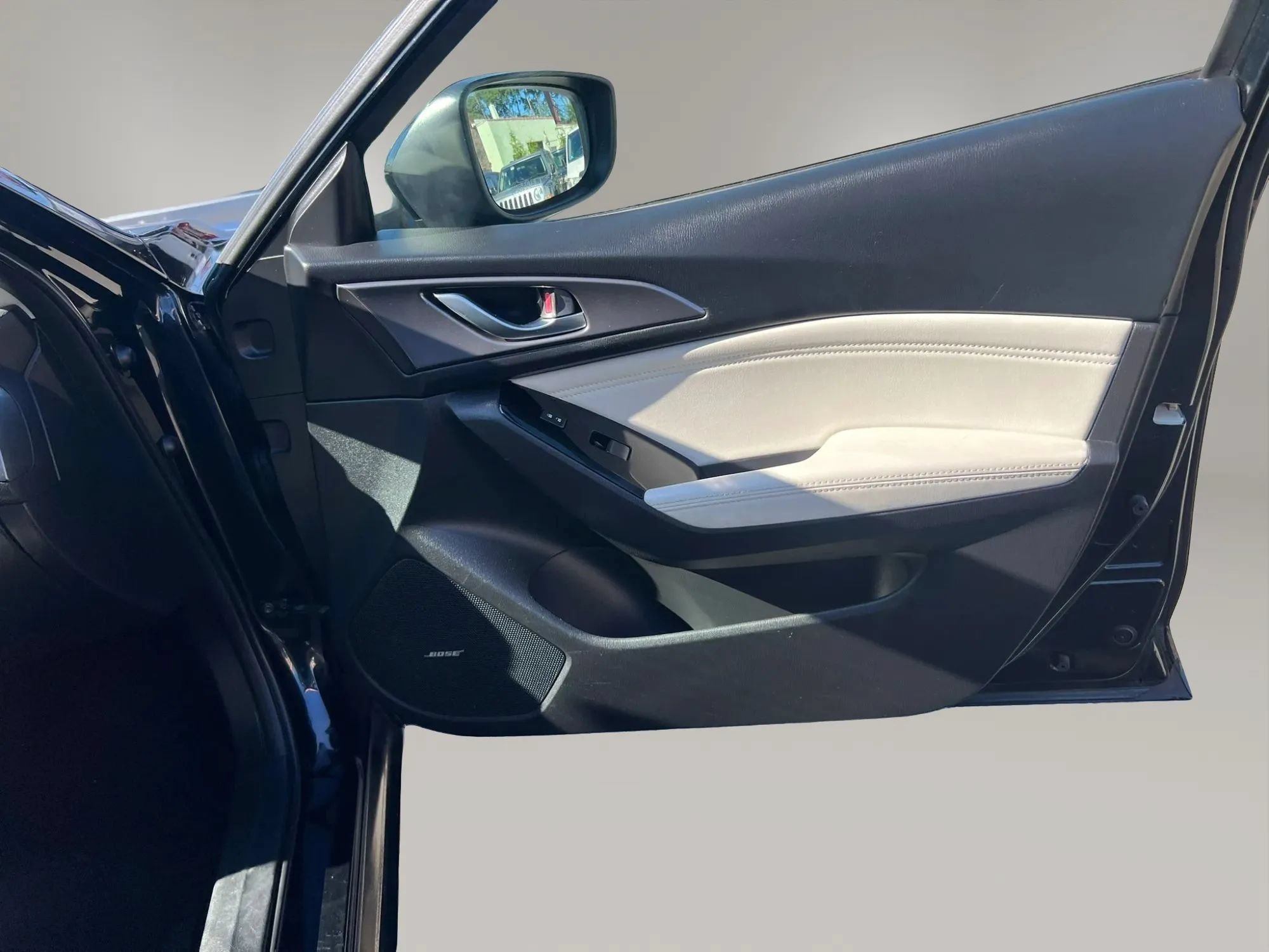 Used 2018 MAZDA MAZDA3 Grand Touring w/ Premium Equipment Package FWD image 32