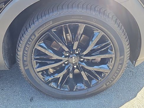 Certified 2022 Kia Telluride SX w/ Towing Package AWD/4WD image 10