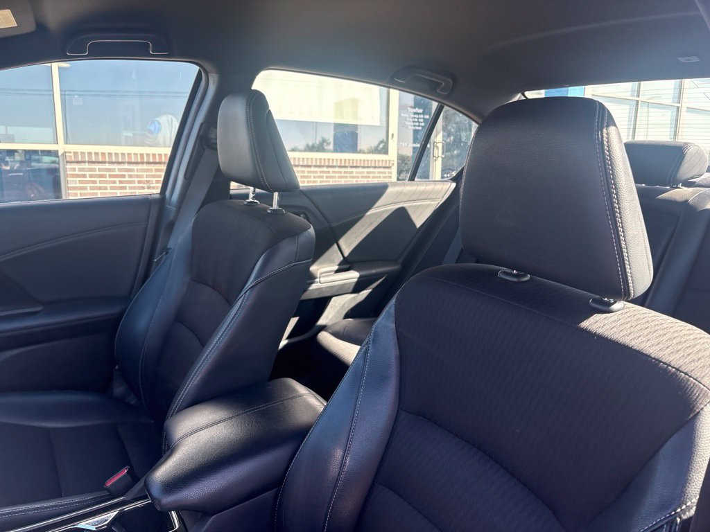 Used 2016 Honda Accord Sport image 11