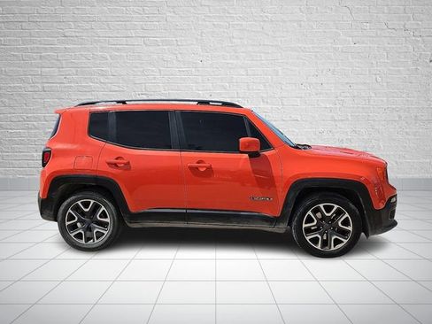 Used 2018 Jeep Renegade Latitude w/ Popular Equipment Group FWD image 5