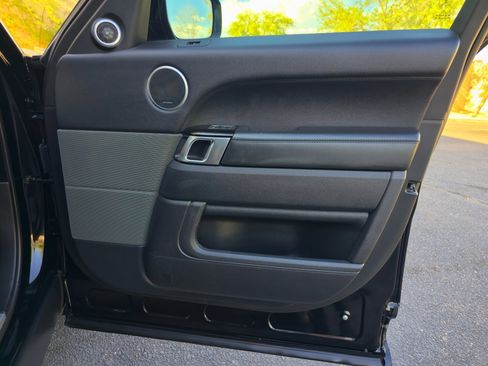 Used 2017 Land Rover Range Rover Sport HSE image 22