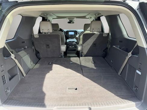 Used 2019 Ford Expedition Limited w/ Equipment Group 301A AWD/4WD image 9