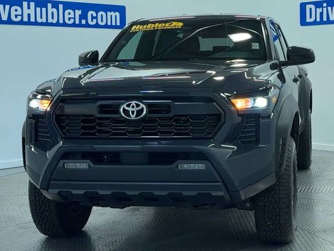 Used 2025 Toyota Tacoma TRD Off-Road AWD/4WD image 3