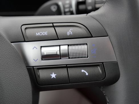 Certified 2025 Hyundai Kona SEL image 31