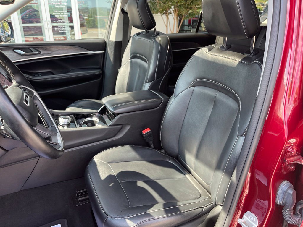 Used 2022 Jeep Grand Cherokee L Limited AWD/4WD image 4