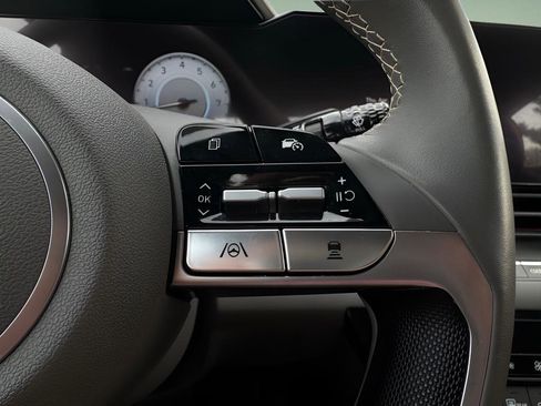 Used 2024 Hyundai Elantra SEL w/ Convenience Package image 25