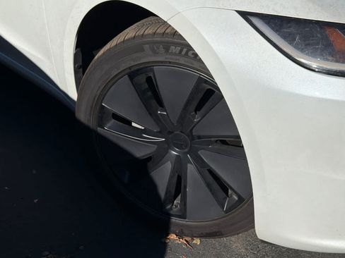 Used 2025 Tesla Model 3 RWD image 11