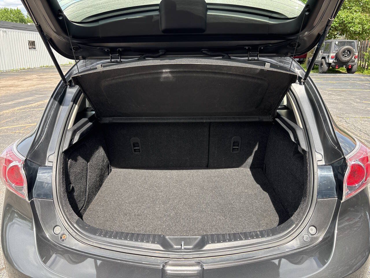 Used 2012 MAZDA MAZDA3 i Touring FWD image 23
