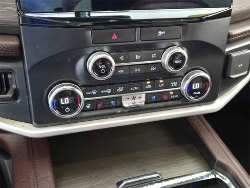 Used 2022 Ford Expedition Limited image 23