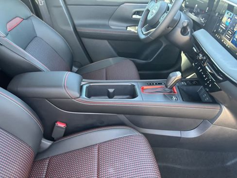 New 2026 Nissan Kicks SR w/ SR Premium Package FWD image 12