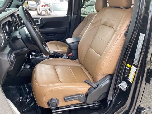 Used 2020 Jeep Wrangler Unlimited Sahara AWD/4WD image 15