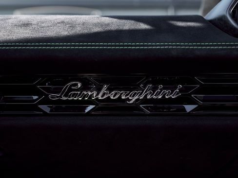 Used 2019 Lamborghini Huracan Performante image 35