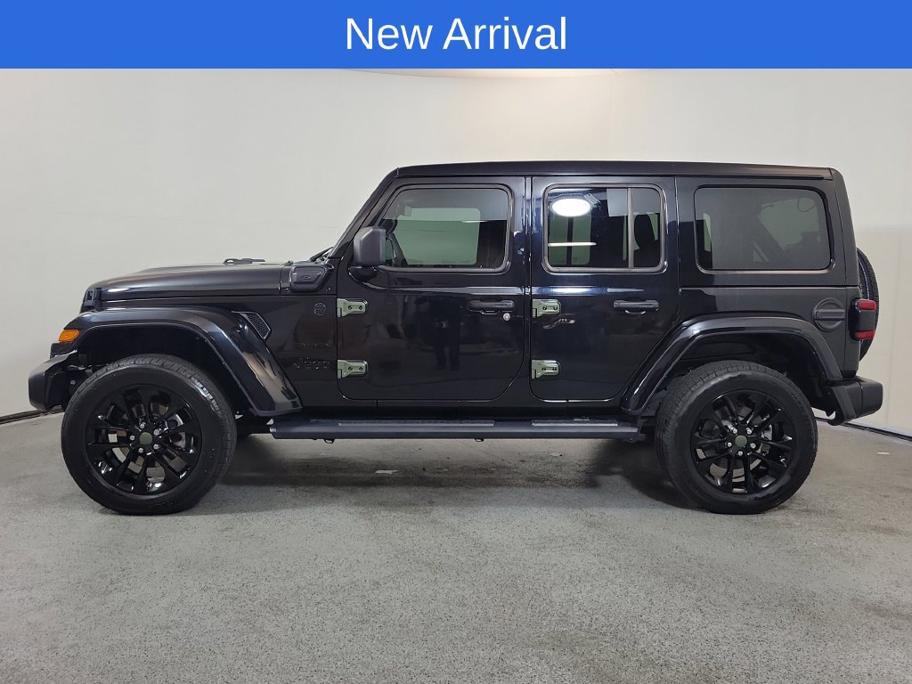 Used 2024 Jeep Wrangler Unlimited Sahara w/ Technology Group AWD/4WD image 4