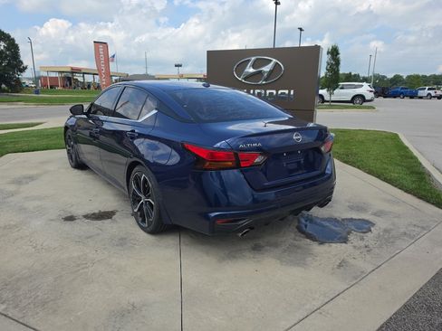 Used 2024 Nissan Altima 2.5 SR w/ SR Premium Package FWD image 7