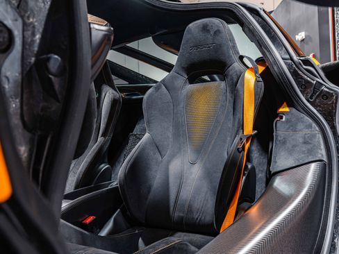 Used 2021 McLaren 765LT RWD image 2