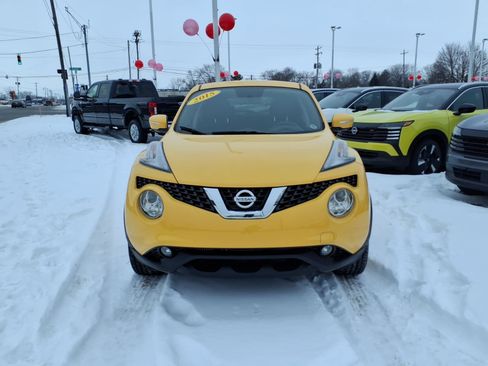 Used 2015 Nissan Juke SL image 2
