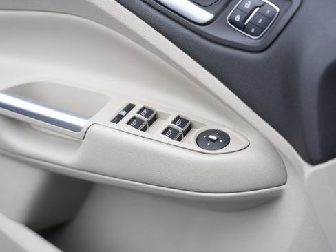 Used 2015 Ford Escape Titanium image 28