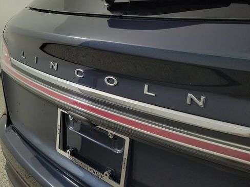 Used 2023 Lincoln Nautilus FWD w/ Premium Package image 6