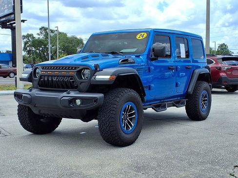 Used 2024 Jeep Wrangler Unlimited Sport AWD/4WD image 3