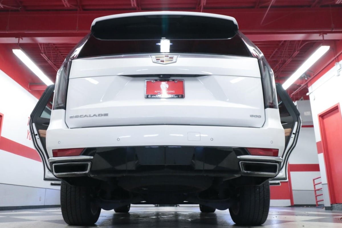 Used 2023 Cadillac Escalade Premium Luxury w/ Performance Package RWD image 37